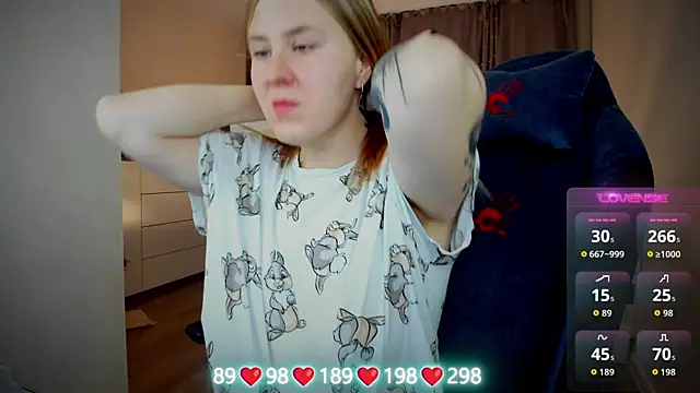 Snapshot of Olivia_Munk chatting on October 21, 4:05 am Olivia Munk online show from October 21, 4:05 am