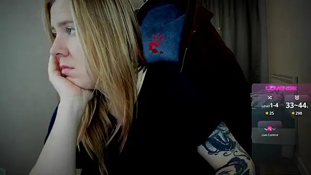 Snapshot of Olivia_Munk chatting on September 18, 6:01 am Olivia Munk online show from September 18, 6:01 am