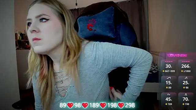 Snapshot of Olivia_Munk chatting on October 4, 7:25 am Olivia Munk online show from October 4, 7:25 am