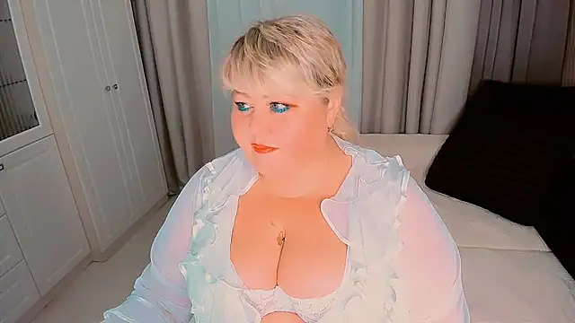 Snapshot of BIGTITSBBW chatting on September 17, 6:50 pm BIGTITSBBW online show from September 17, 6:50 pm