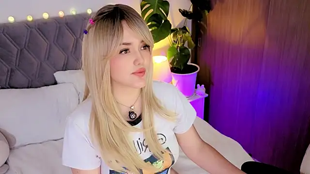 KiimTyler  online show from November 19, 2:55 am