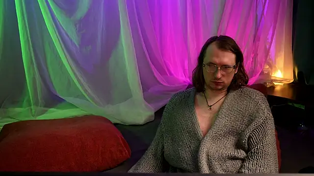 Claudia and elon  online show from May 30, 4:10 am