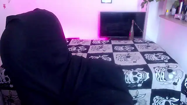 menfismuller2 online show from November 7, 4:01 pm