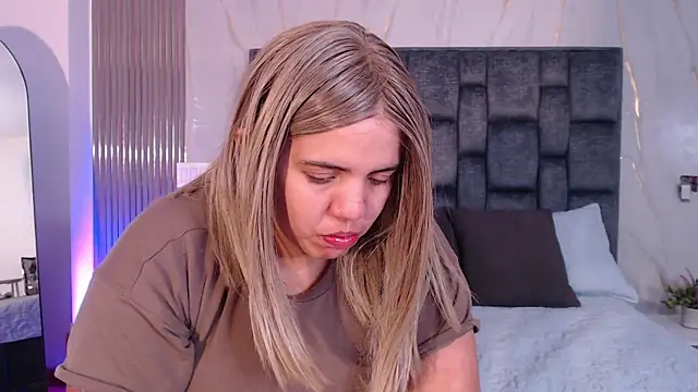 Snapshot of WildyTemping chatting on September 30, 7:52 pm WildyTemping online show from September 30, 7:52 pm