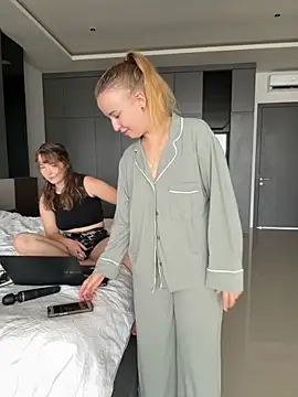 Nura n Sarah online show from November 29, 5:22 am