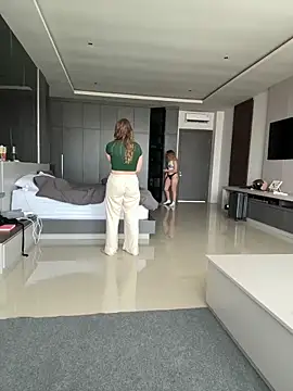 Snapshot of Nura_n_Sarah chatting on September 25, 4:22 am Nura n Sarah online show from September 25, 4:22 am