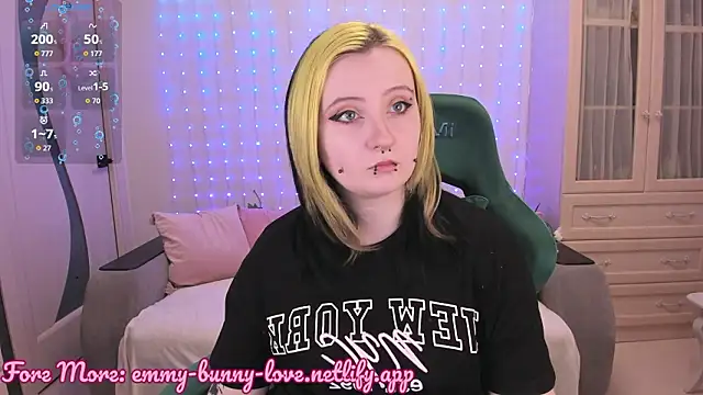 EmmyBunny online show from February 5, 2:20 pm