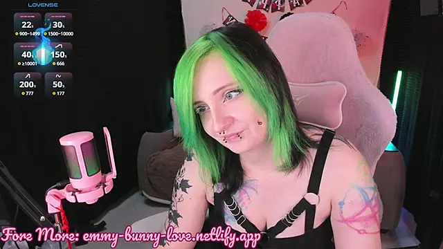 EmmyBunny online show from November 4, 2:44 pm