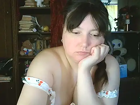 CarrieQPeach online show from May 7, 9:13 am