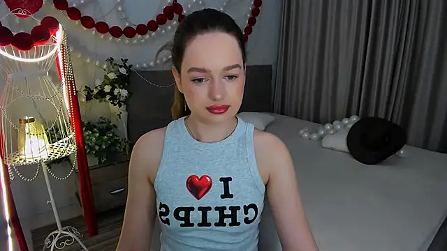 MiracleCurly online show from March 23, 7:20 pm