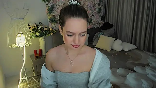 MiracleCurly online show from November 14, 7:25 pm