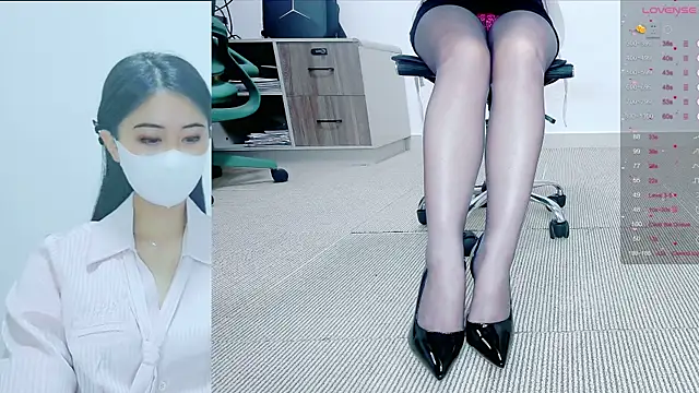 Snapshot of tt50256 chatting on October 15, 7:44 am tt50256 online show from October 15, 7:44 am