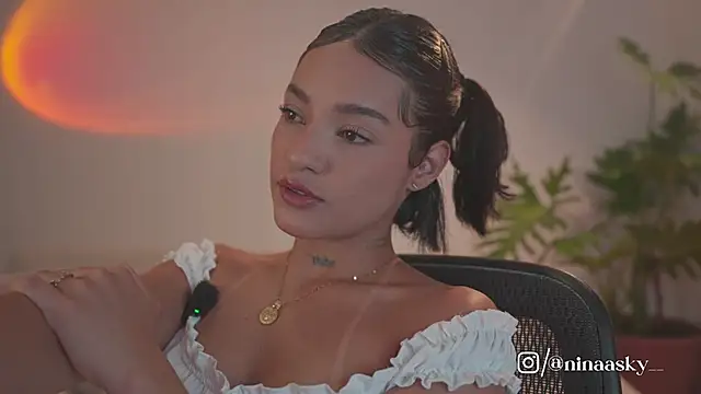ninaa sky online show from May 29, 11:46 pm