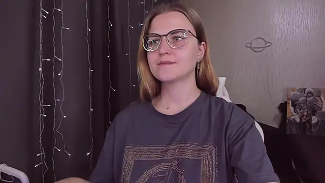 Snapshot of MissBrightShine chatting on September 20, 12:03 pm MissBrightShine online show from September 20, 12:03 pm