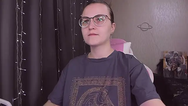 Snapshot of MissBrightShine chatting on October 29, 11:58 am MissBrightShine online show from October 29, 11:58 am