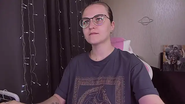 Snapshot of MissBrightShine chatting on September 17, 11:08 am MissBrightShine online show from September 17, 11:08 am