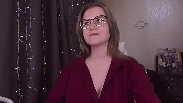 Snapshot of MissBrightShine chatting on October 10, 11:59 am MissBrightShine online show from October 10, 11:59 am