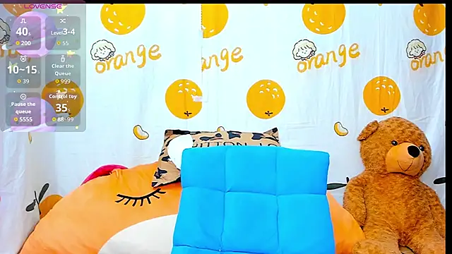 Snapshot of alonelove__ chatting on October 25, 3:47 am alonelove online show from October 25, 3:47 am