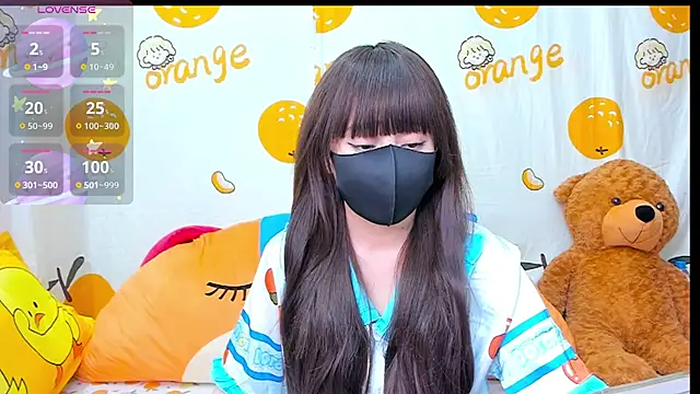 Snapshot of alonelove__ chatting on October 29, 4:17 am alonelove online show from October 29, 4:17 am