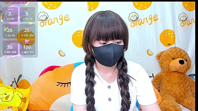 Snapshot of alonelove__ chatting on October 28, 4:07 am alonelove online show from October 28, 4:07 am