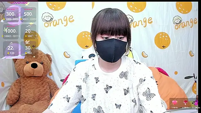 Snapshot of alonelove__ chatting on October 11, 2:38 am alonelove online show from October 11, 2:38 am