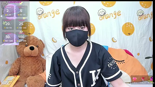 Snapshot of alonelove__ chatting on October 9, 2:37 am alonelove online show from October 9, 2:37 am