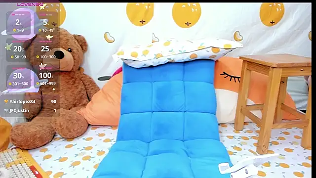 Snapshot of alonelove__ chatting on October 16, 3:20 am alonelove online show from October 16, 3:20 am