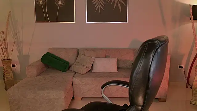 LisaMonroe  online show from January 18, 10:17 pm