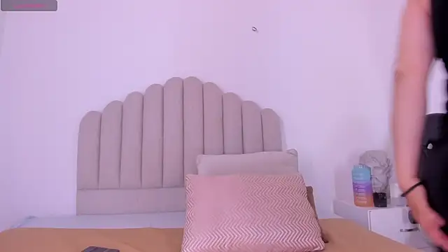 Snapshot of sarita_duque chatting on September 17, 12:14 pm sarita duque online show from September 17, 12:14 pm