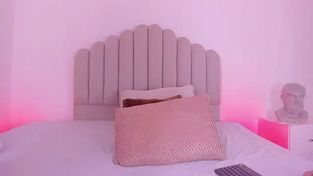 Snapshot of sarita_duque chatting on October 27, 12:55 pm sarita duque online show from October 27, 12:55 pm