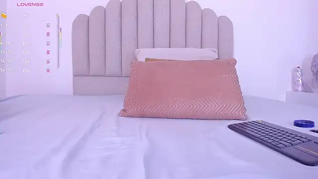 Snapshot of sarita_duque chatting on September 23, 12:03 pm sarita duque online show from September 23, 12:03 pm