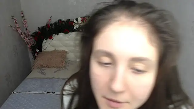 Holliy Cooper online show from January 7, 11:24 am