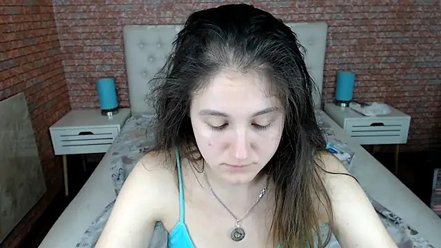 Holliy Cooper online show from October 19, 8:38 am