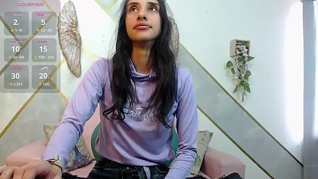 RoxanaCyrano  online show from January 8, 8:13 pm