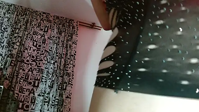 DULCE ZOE online show from September 12, 10:50 pm