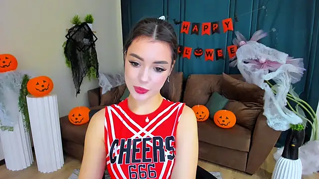 Snapshot of PutOnRepeat chatting on November 1, 1:43 am PutOnRepeat online show from November 1, 1:43 am