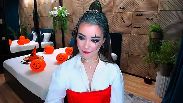 Snapshot of PutOnRepeat chatting on October 31, 1:40 am PutOnRepeat online show from October 31, 1:40 am