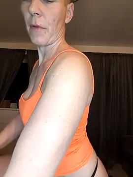 Snapshot of DarleenHot chatting on November 1, 4:22 pm DarleenHot online show from November 1, 4:22 pm