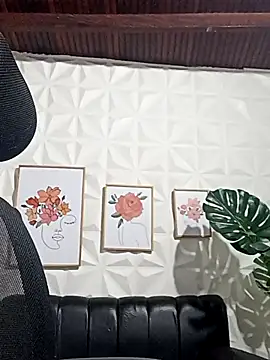 Snapshot of Valentinaa_mature chatting on September 27, 1:02 am Valentinaa mature online show from September 27, 1:02 am