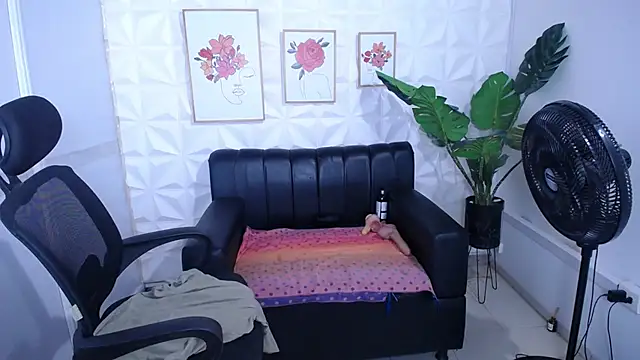 Valentinaa mature online show from November 15, 12:11 am