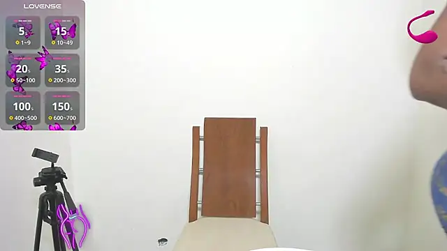 Snapshot of Alissamore3 chatting on September 21, 10:30 pm Alissamore3 online show from September 21, 10:30 pm