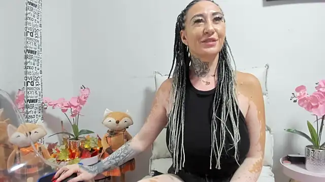 Snapshot of Rayanablackandwhite chatting on September 25, 8:06 pm Rayanablackandwhite online show from September 25, 8:06 pm