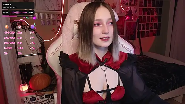 Snapshot of evierosen chatting on October 31, 8:46 pm evierosen online show from October 31, 8:46 pm