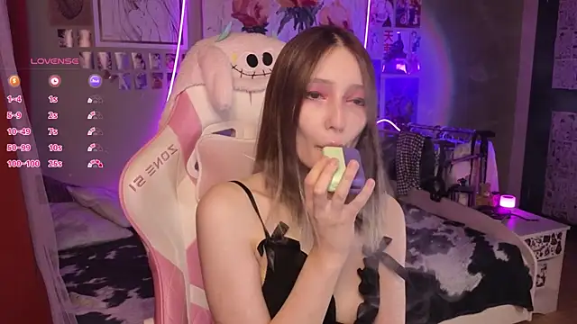 evierosen online show from April 4, 1:48 am