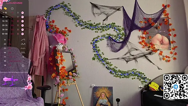 Snapshot of Silvia_Santorskii chatting on October 22, 6:40 am Silvia Santorskii online show from October 22, 6:40 am