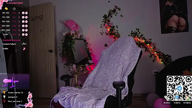 Snapshot of Silvia_Santorskii chatting on October 9, 8:07 am Silvia Santorskii online show from October 9, 8:07 am