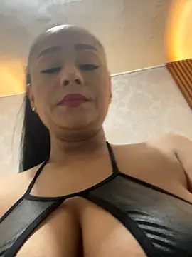 Snapshot of sofia_xxx02 chatting on October 1, 12:21 pm sofia xxx02 online show from October 1, 12:21 pm